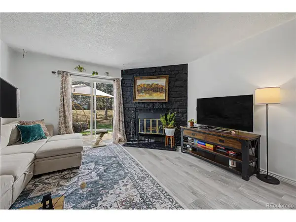 8952 W Dartmouth Pl, Lakewood, CO 80227