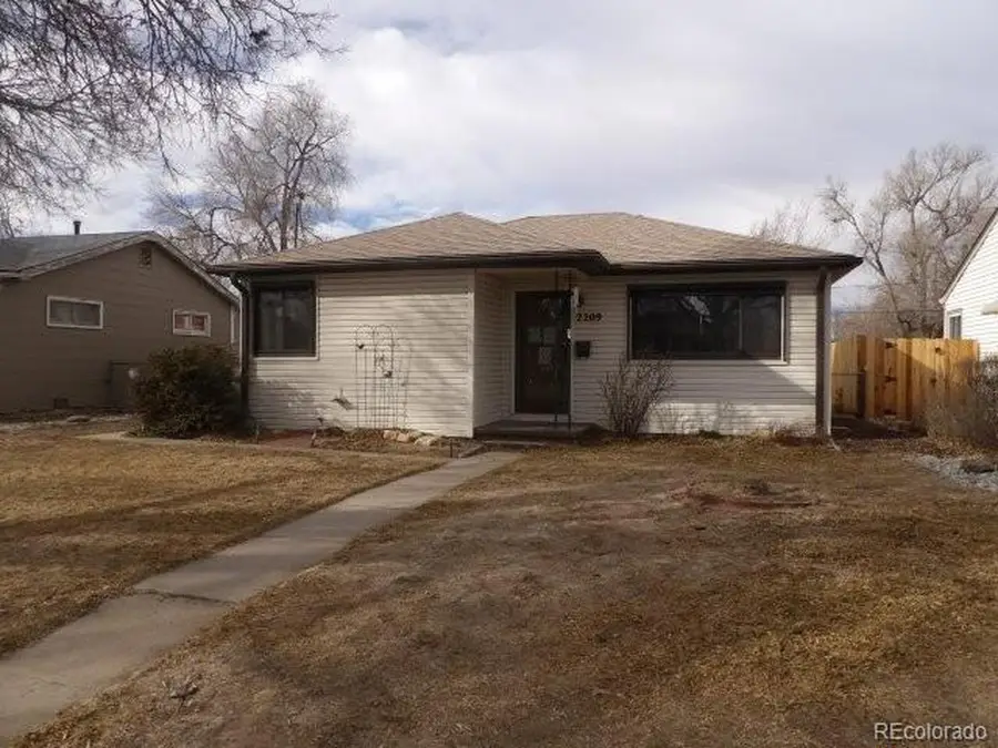 2209 Macon St, Aurora, CO 80010 - #2