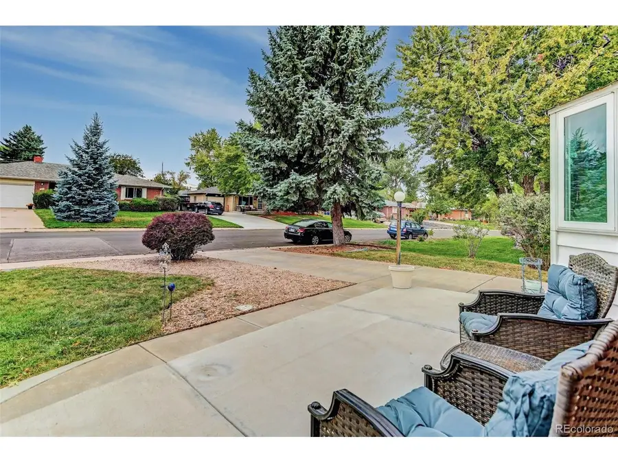 647 W Valleyview Ave, Littleton, CO 80120 - #3