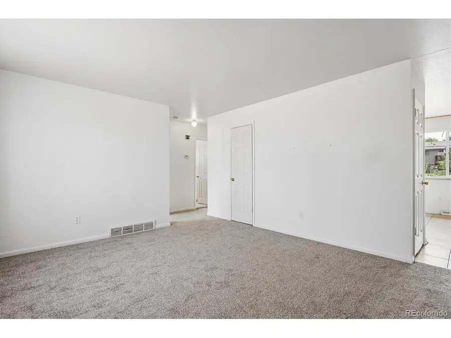 953 S Yarrow St, Lakewood, CO 80226 - #3