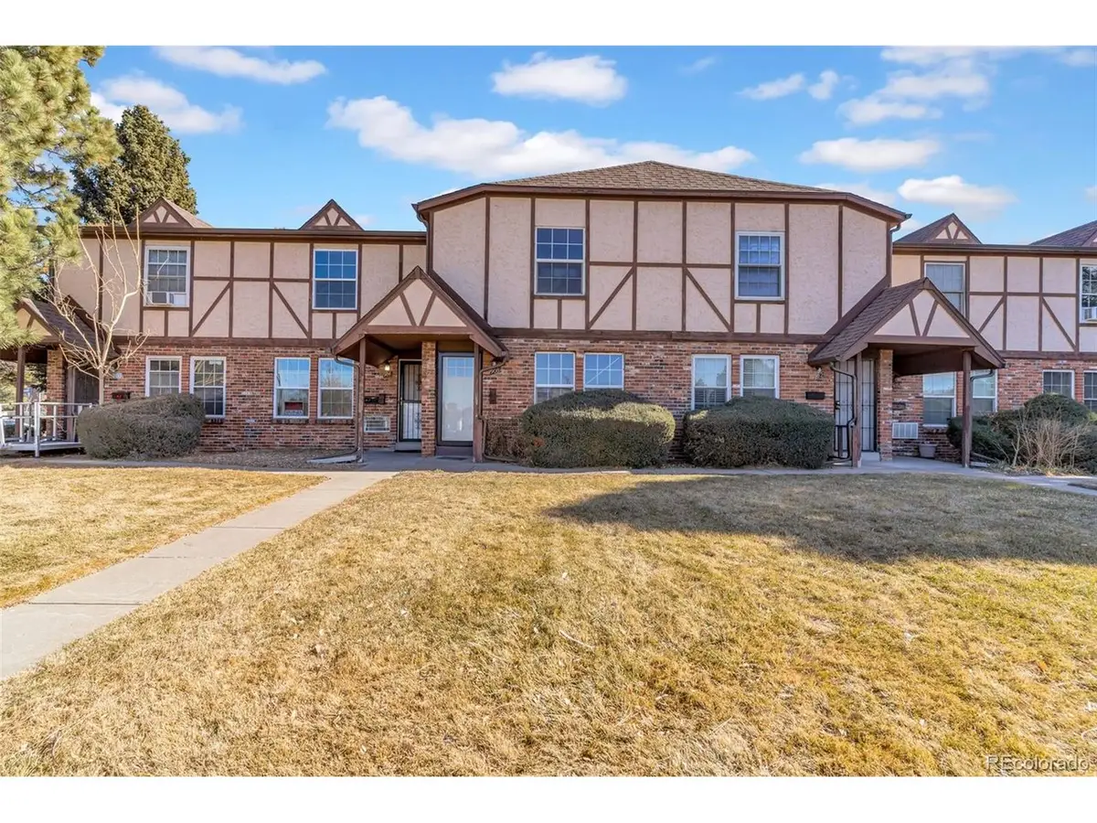 908 S Iola St, Aurora, CO 80012 - Image #1