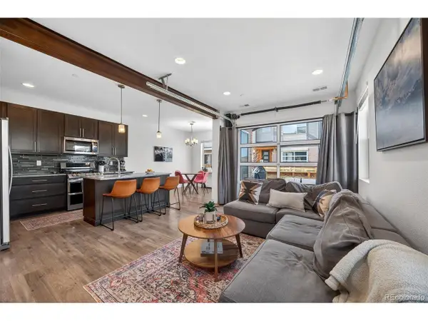 19518 E Sunset Cir, Aurora, CO 80015