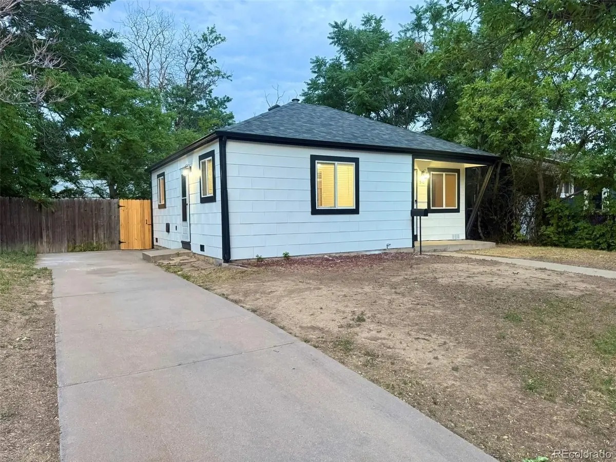 940 Moline St, Aurora, CO 80010 - #1