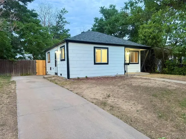 940 Moline St, Aurora, CO 80010