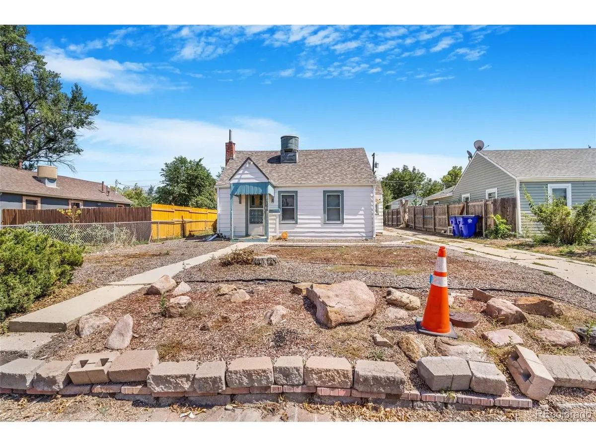 2086 Elmira St, Aurora, CO 80010 - Image #1