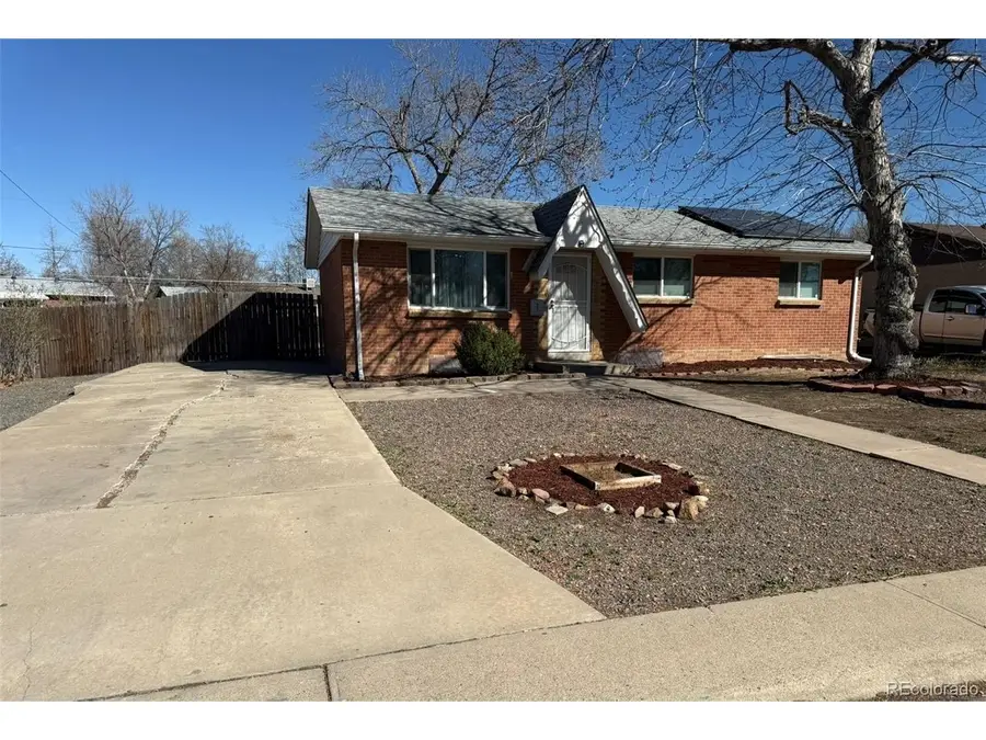 378 S Racine St, Aurora, CO 80012 - #2