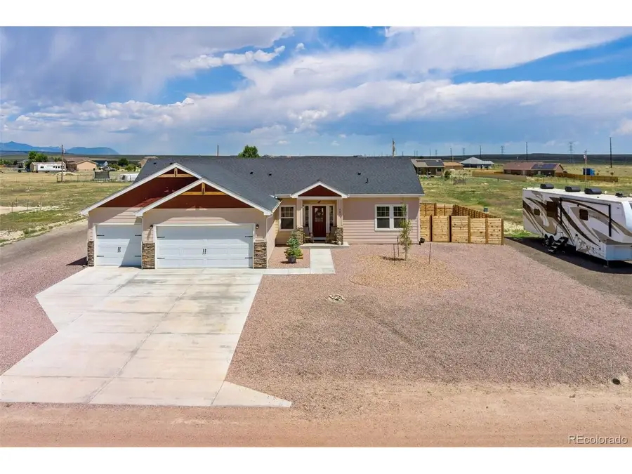 981 E Blackstone Dr, Pueblo, CO 81007 - #2