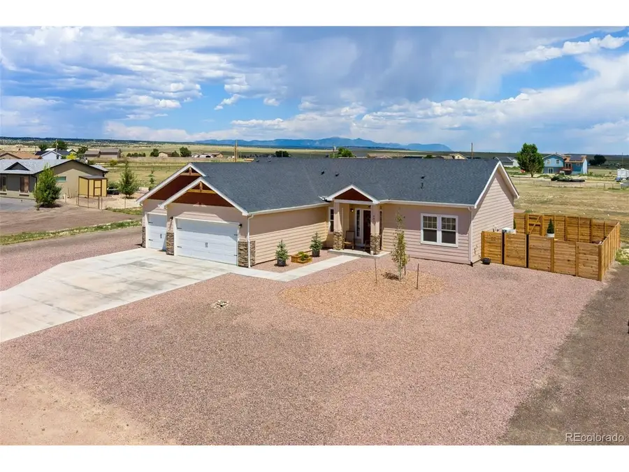 981 E Blackstone Dr, Pueblo, CO 81007 - #3