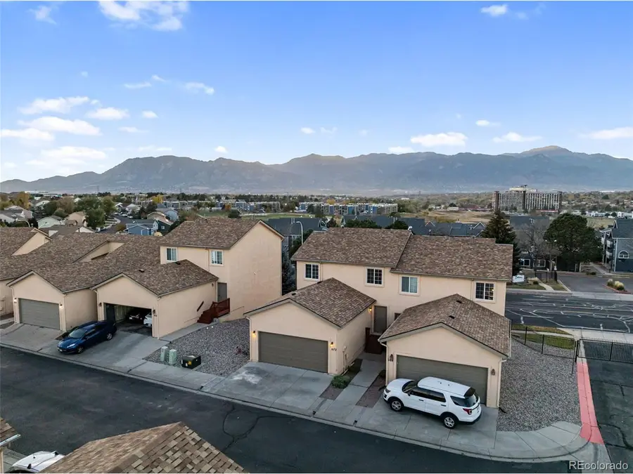 672 Cima Vista Pt, Colorado Springs, CO 80916 - #2