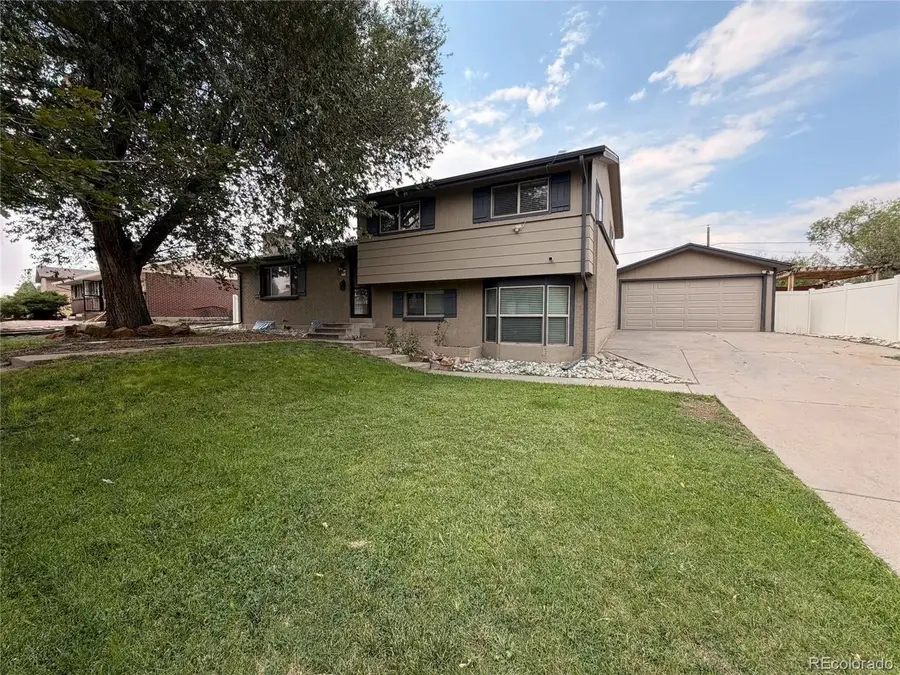 945 Dearborn St, Aurora, CO 80011 - #2