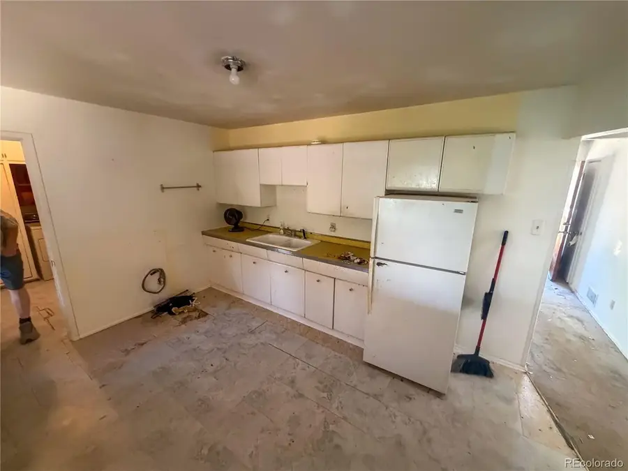 3323 S Grape St, Denver, CO 80222 - #2