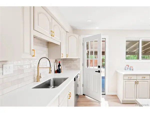 11831 W 70th Pl, Arvada, CO 80004