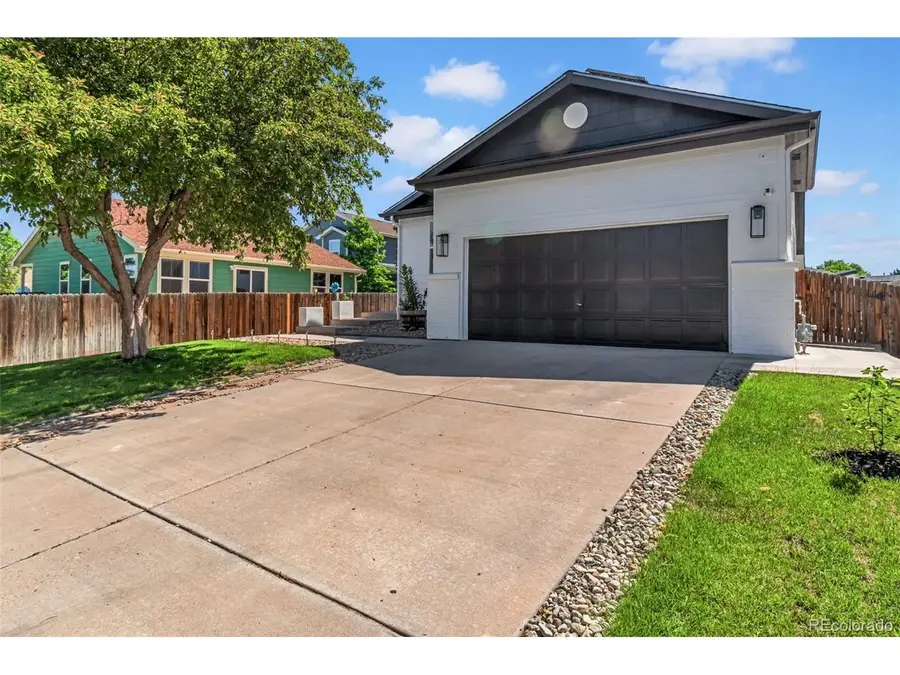5564 Laredo St, Denver, CO 80239 - #2