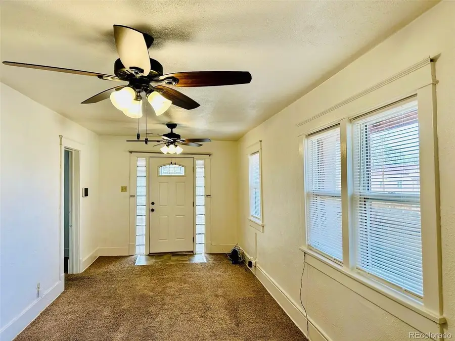 906 9th St, Alamosa, CO 81101 - #3