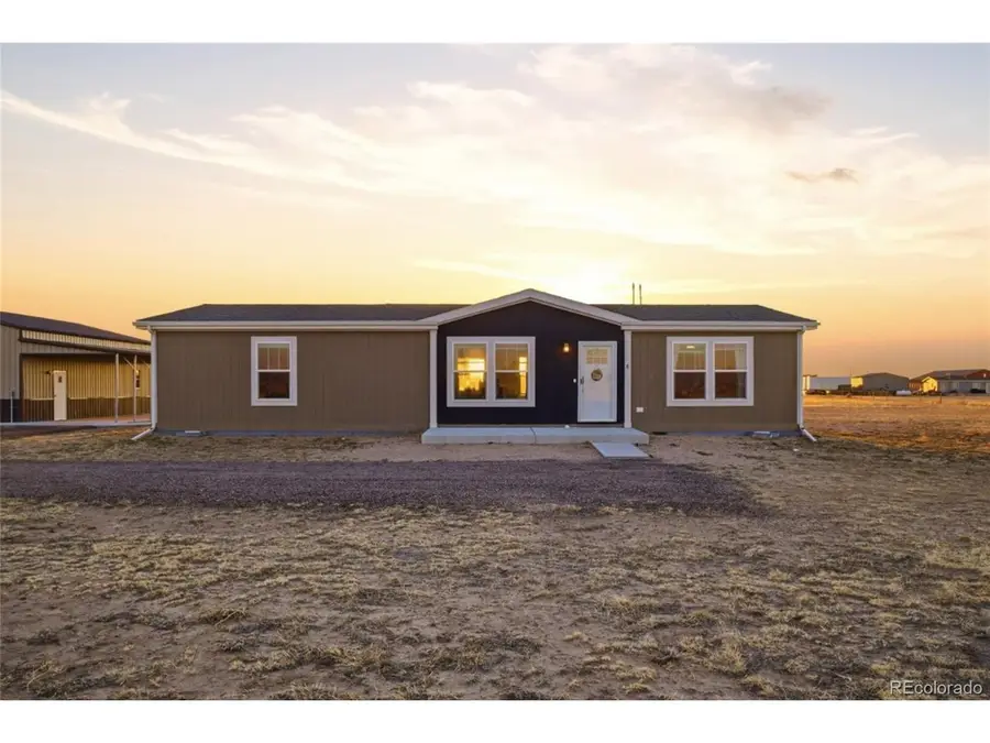 8 Brown Dr, Wiggins, CO 80654 - #2