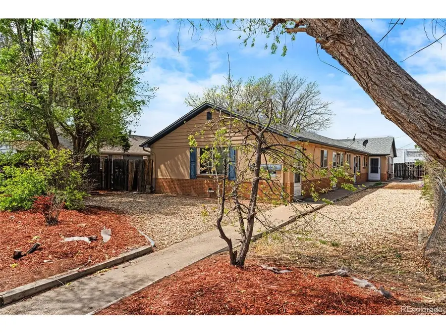 1101 Akron St, Aurora, CO 80010 - #2