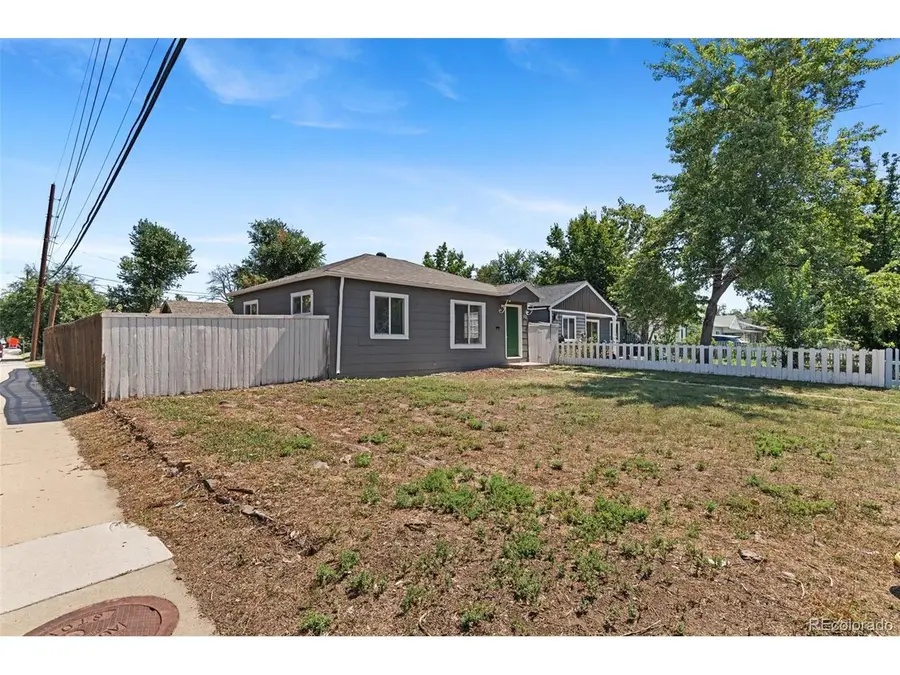1390 Alton St, Aurora, CO 80010 - #2