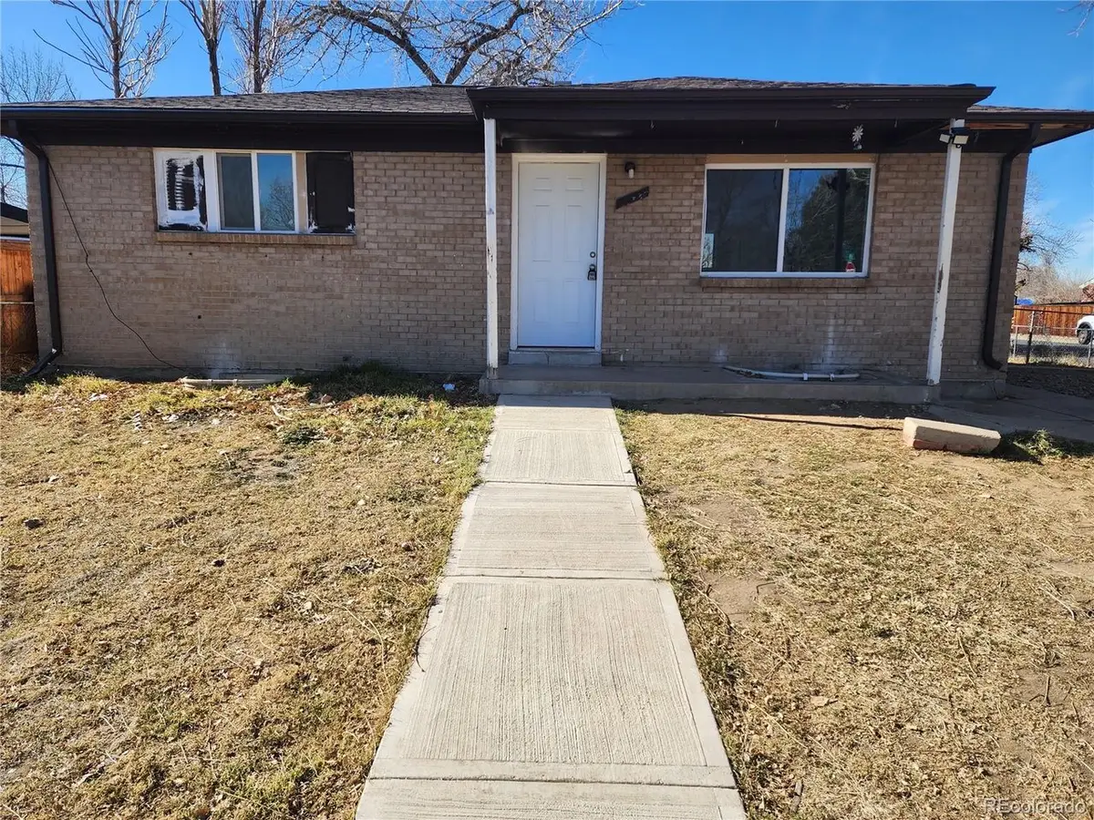 5491 Topeka Ct, Denver, CO 80239 - #1