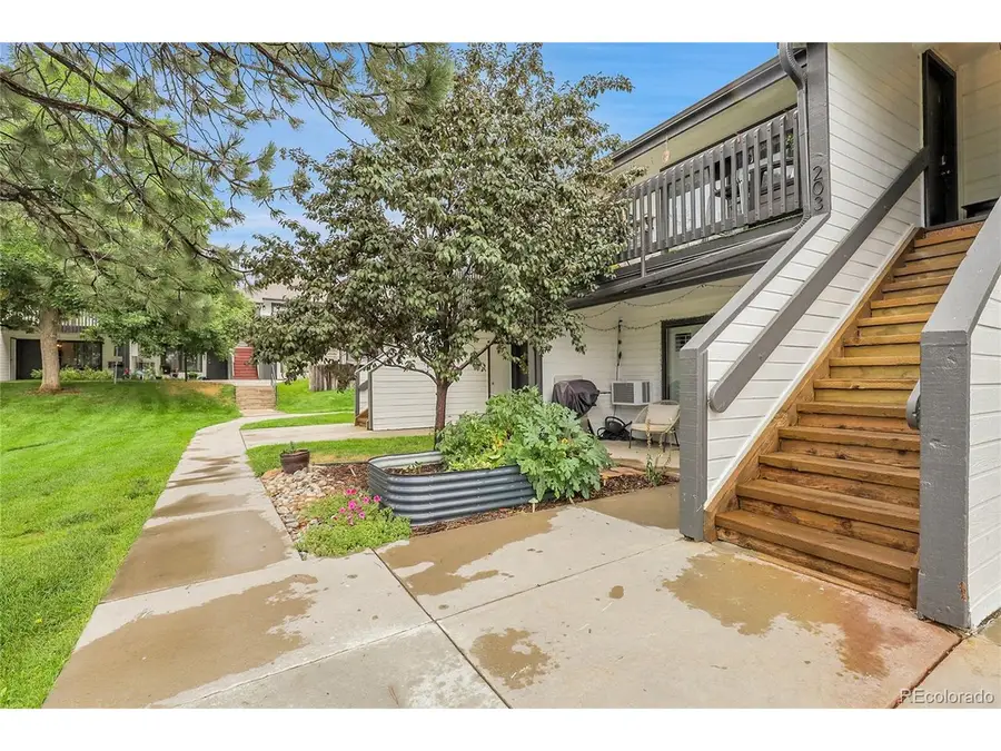 532 Oakwood Dr #B102, Castle Rock, CO 80104 - #3