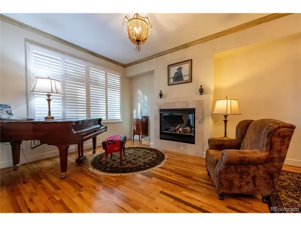 566 Josephine St, Denver, CO 80206