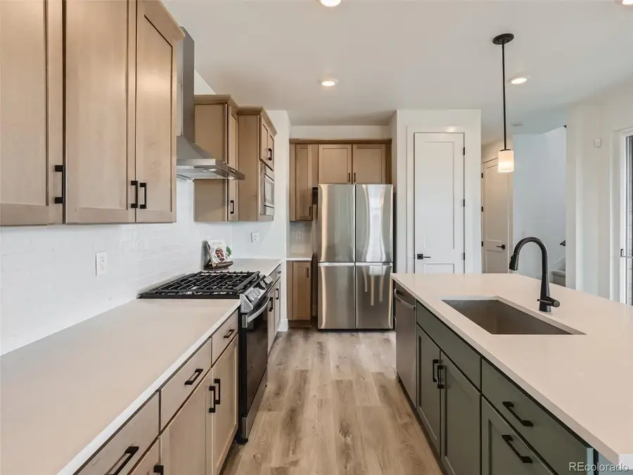 1203 S Algonquian St, Aurora, CO 80018 - #3