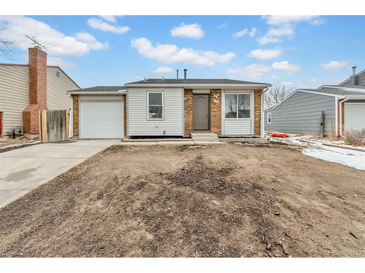 236 Jefferson Dr, Bennett, CO 80102 - Image #1