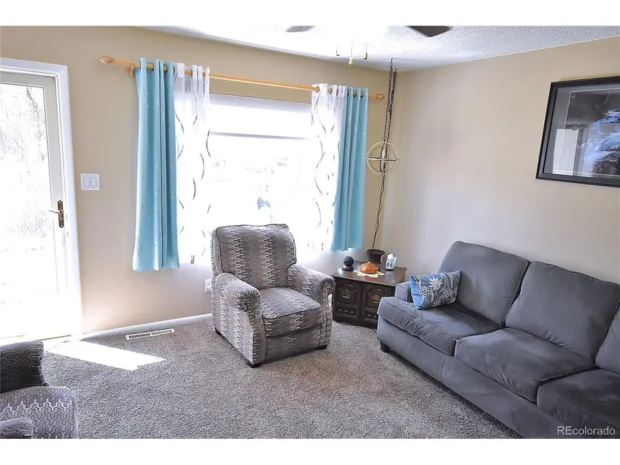 632 Hilltop St, Longmont, CO 80504 - #2