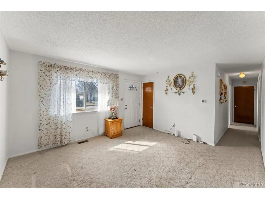 3908 Shelley Ave, Colorado Springs, CO 80910 - #3