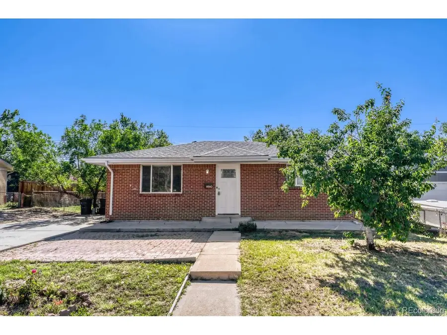 8560 Essex St, Welby, CO 80229 - #2