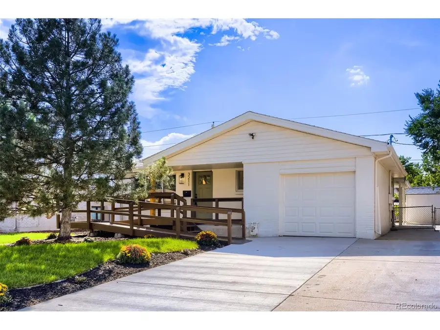 3211 Billings St, Aurora, CO 80011 - #3