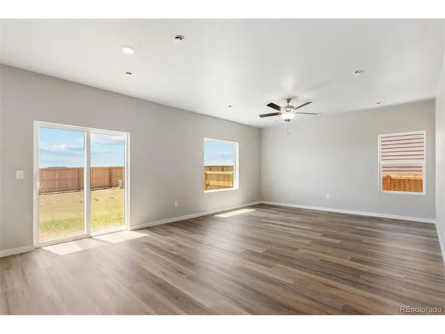 48205 Shetland Dr, Bennett, CO 80102 - #3