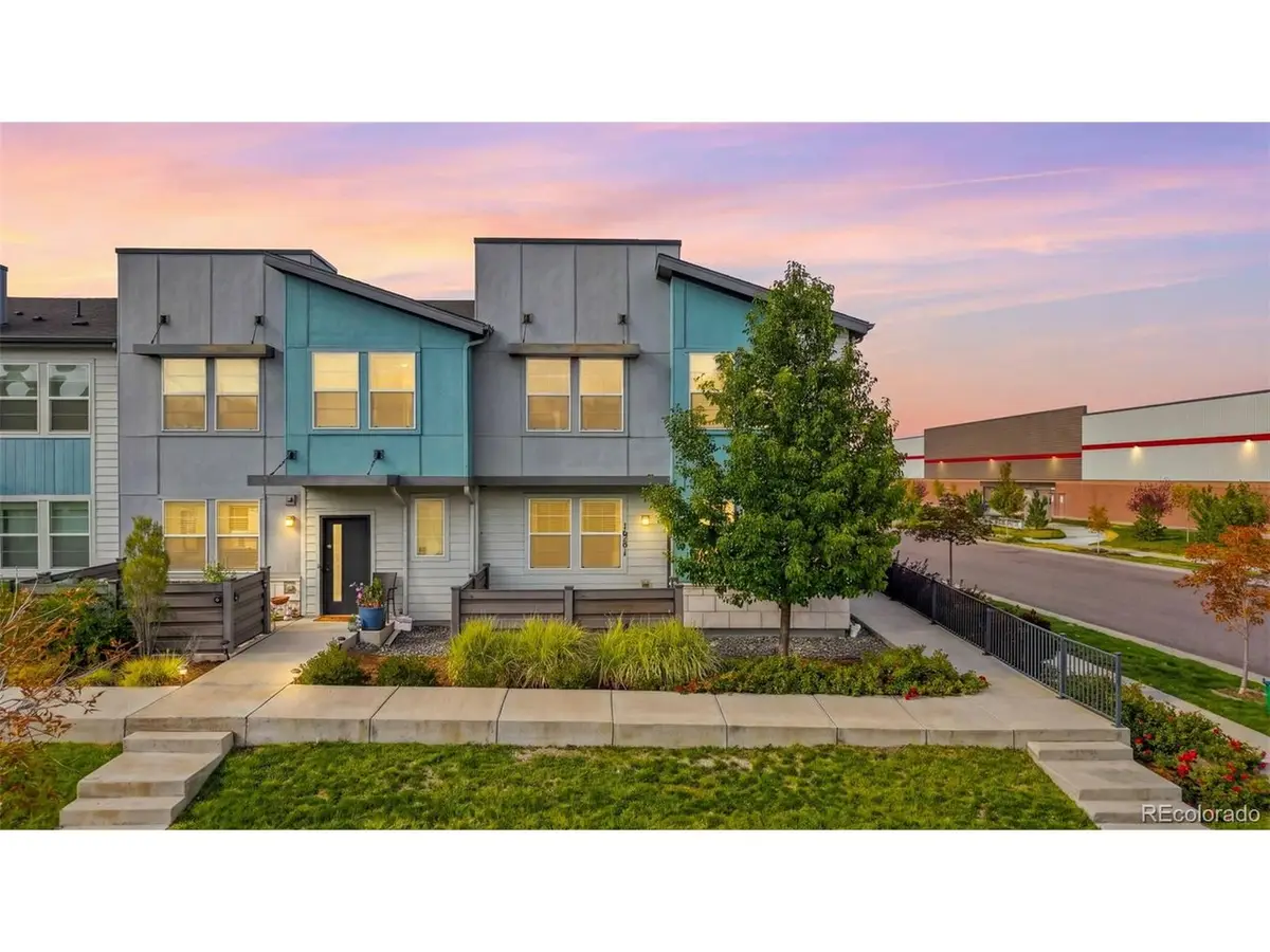 16291 Bolling Dr, Denver, CO 80239 - #1