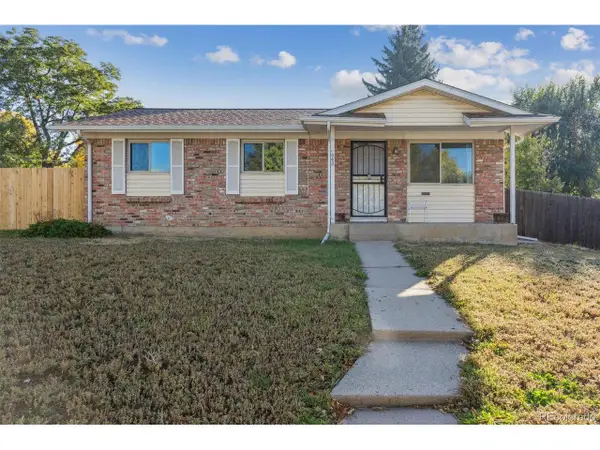 842 S Worchester St, Aurora, CO 80012