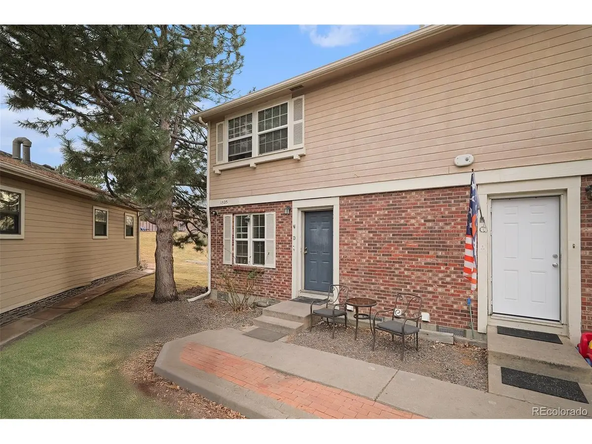 1525 S Ouray Cir #D, Aurora, CO 80017 - Image #1