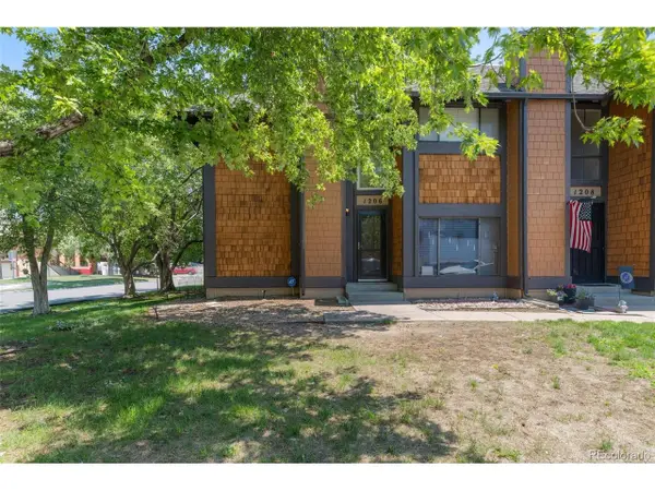 1206 S Dillon Way, Aurora, CO 80012