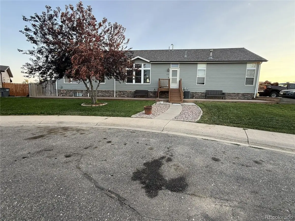 245 W Crawford Ave, Keenesburg, CO 80643 - #1