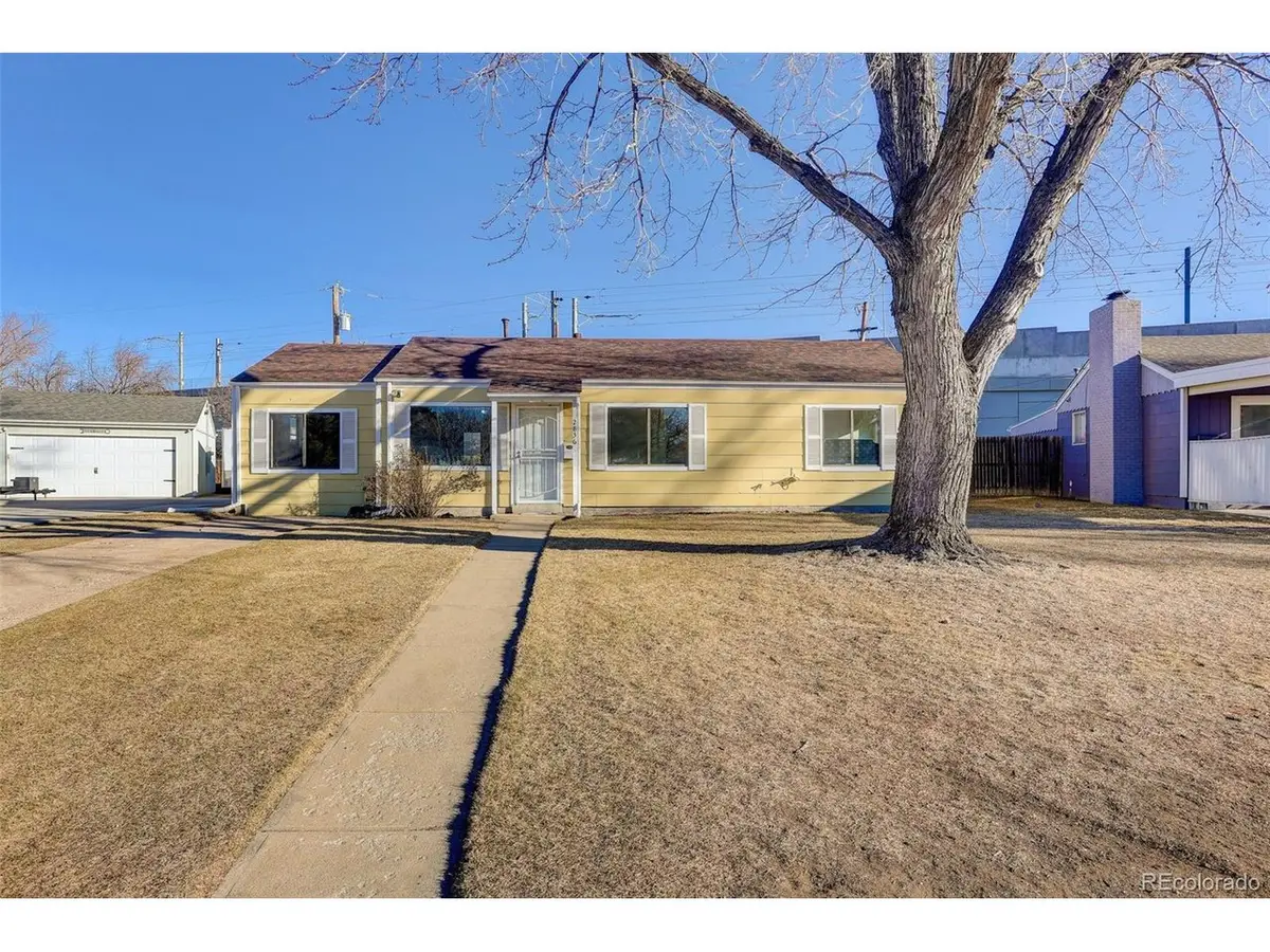2836 S Grape Way, Denver, CO 80222 - Image #1