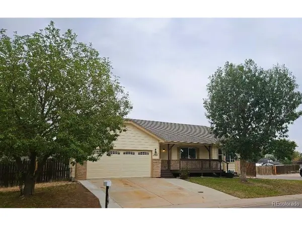 808 Idalia St, Aurora, CO 80011