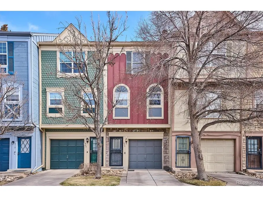 922 S Paris Ct, Aurora, CO 80012 - #2