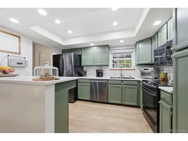 2598 S Vaughn Way #B, Aurora, CO 80014