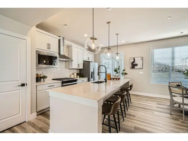 1618 Park Pl, Broomfield, CO 80023