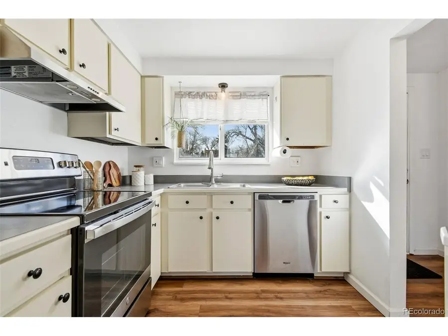 467 E Highline Cir, Centennial, CO 80122 - Image #2