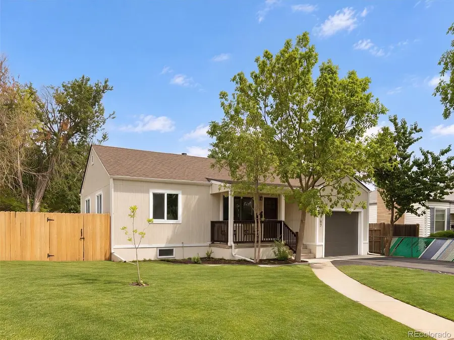 1967 Macon St, Aurora, CO 80010 - #2