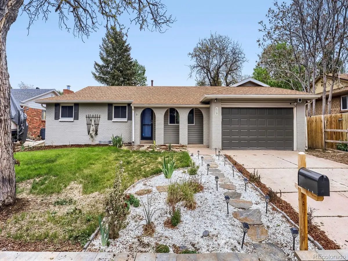 628 S Oswego Ct, Aurora, CO 80012 - #1