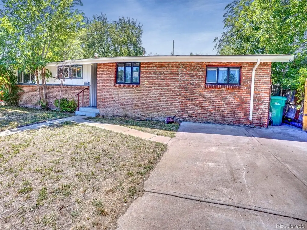 7789 Greenleaf Ln, Denver, CO 80221 - #1