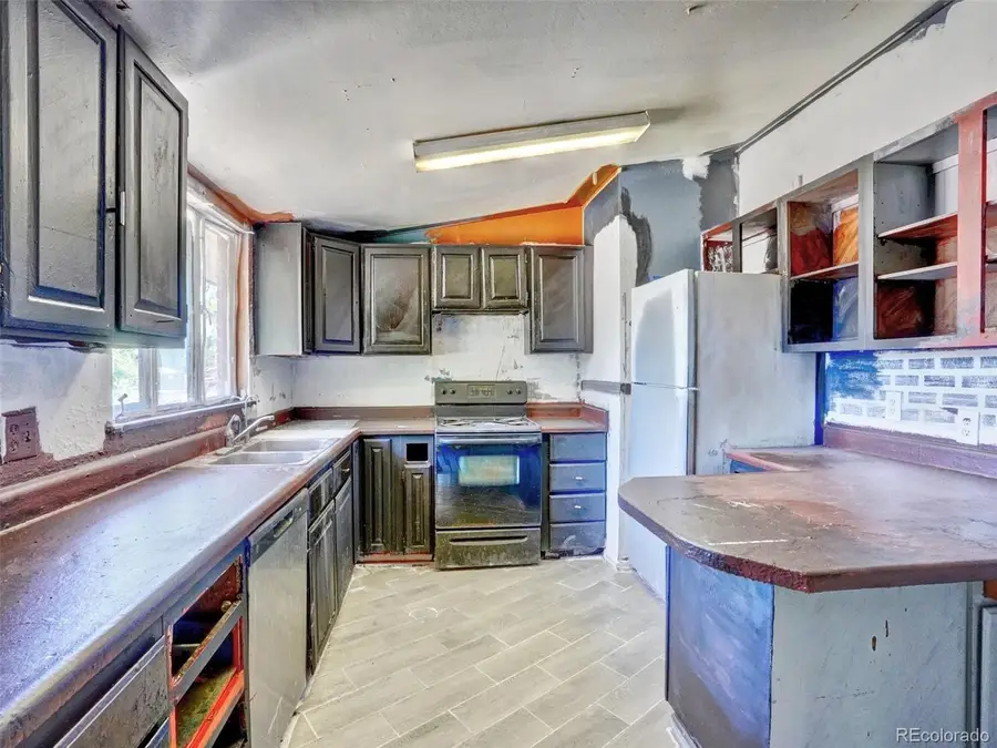 7789 Greenleaf Ln, Denver, CO 80221 - #3