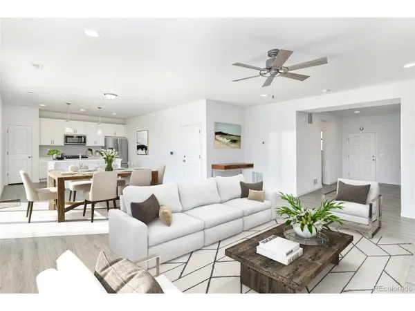 126 S Vandriver Way, Aurora, CO 80018