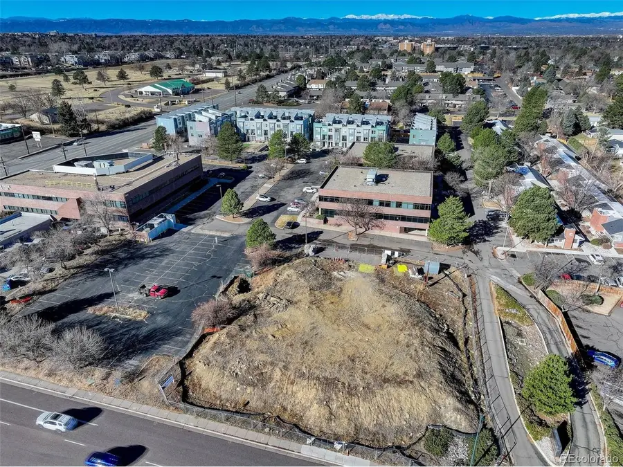 3401 S Yosemite St, Denver, CO 80231 - #2