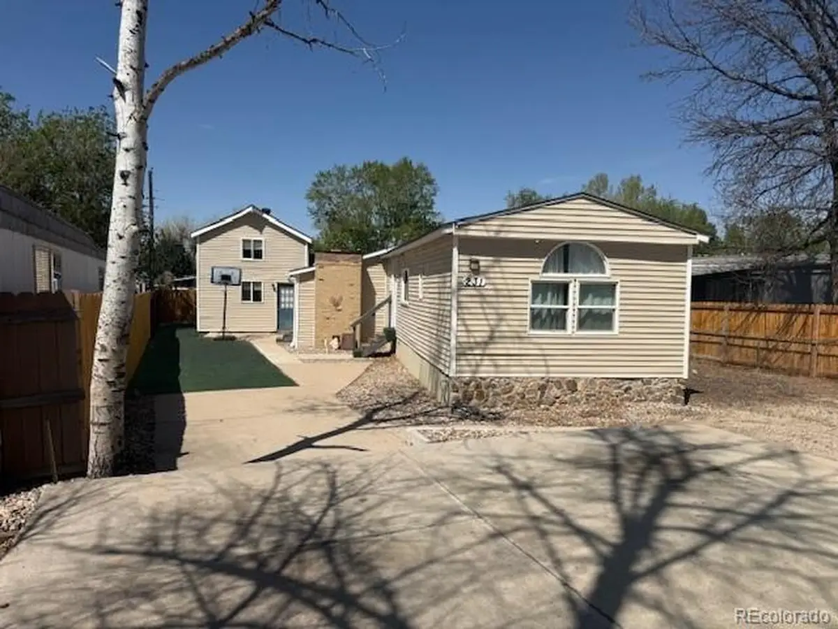 231 Elm St, Lochbuie, CO 80603 - #1
