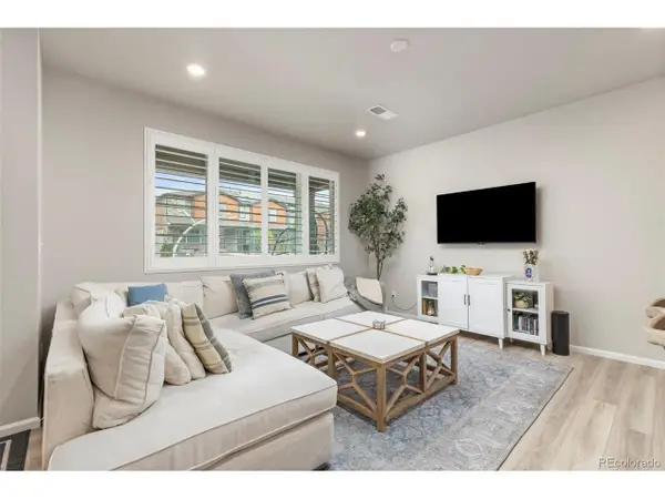 6078 N Lisbon St, Aurora, CO 80019